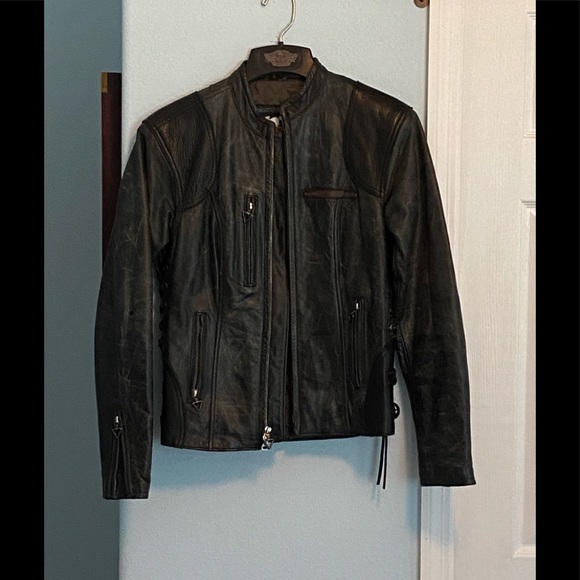 Harley-Davidson Jackets & Blazers - Like New Genuine Leather Harley Davidson Jacket 🏍
